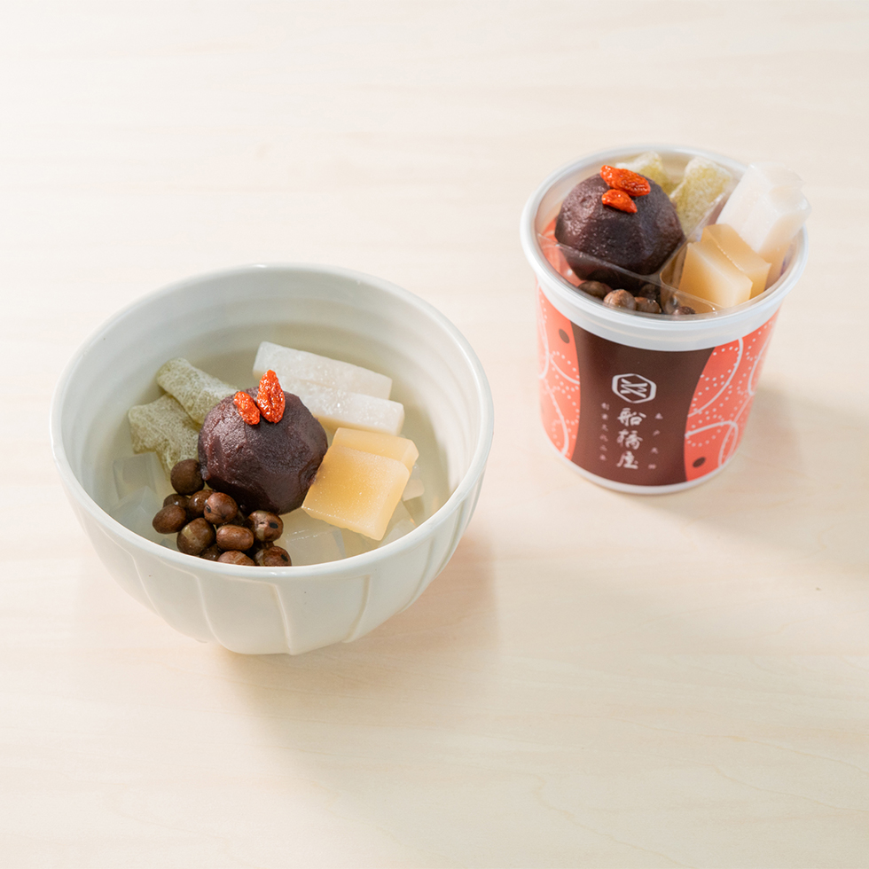 船橋屋 特製くず餅入あんみつ